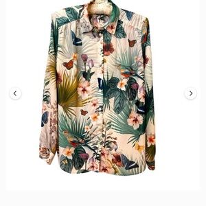 H&M Button Down Jungle/Safari/Tropical Print Button Down Blouse size 6